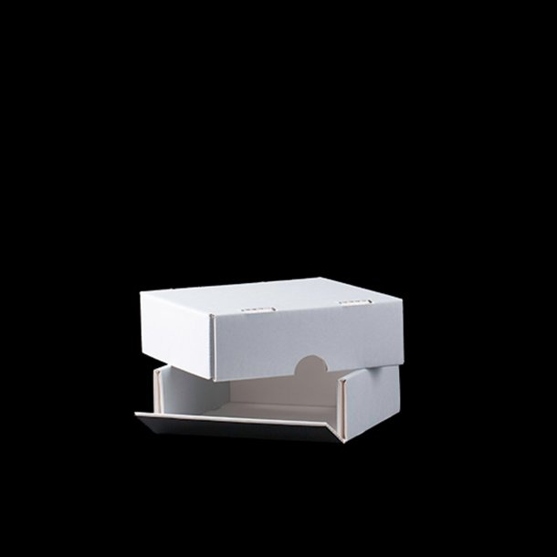 Kvadrat boks m. flap 15x15x5 cm.