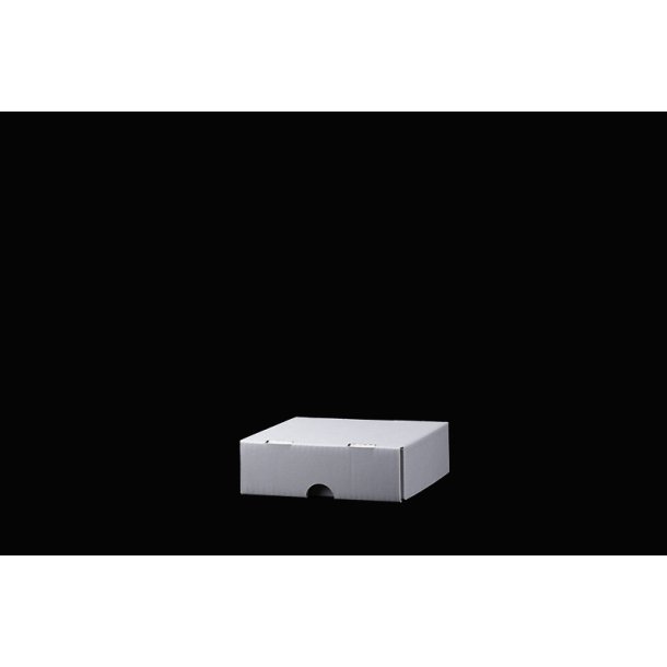 Kvadrat boks 15x15x5 cm.
